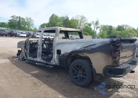 2022 Chevrolet Silverado 4Wd Short Bed Custom Trail Boss/4Wd Standard Bed Custom Trail Boss z USA, uszkodzony, nr VIN 3GCPDCEKXNG512849